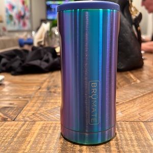 iridescent brúmate cooler